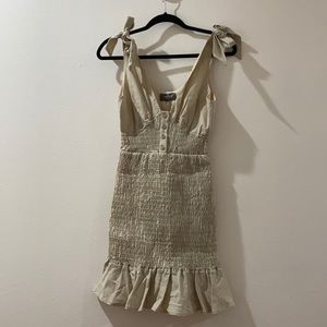 Beautiful figure flattering dress!